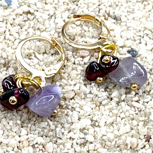 Amethyst and Garnet dangle confetti drop earrings in gold/protection for Scorpio - Picture 2 of 5